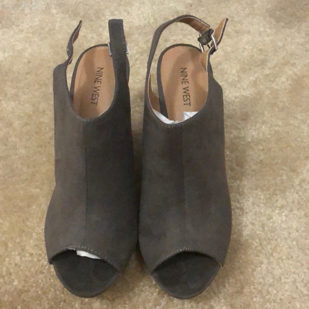 Nine West Wedges Size 9 M Color Grey